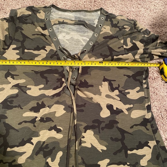 Camo long sleeve shirt size large new never worn - Picture 4 of 4